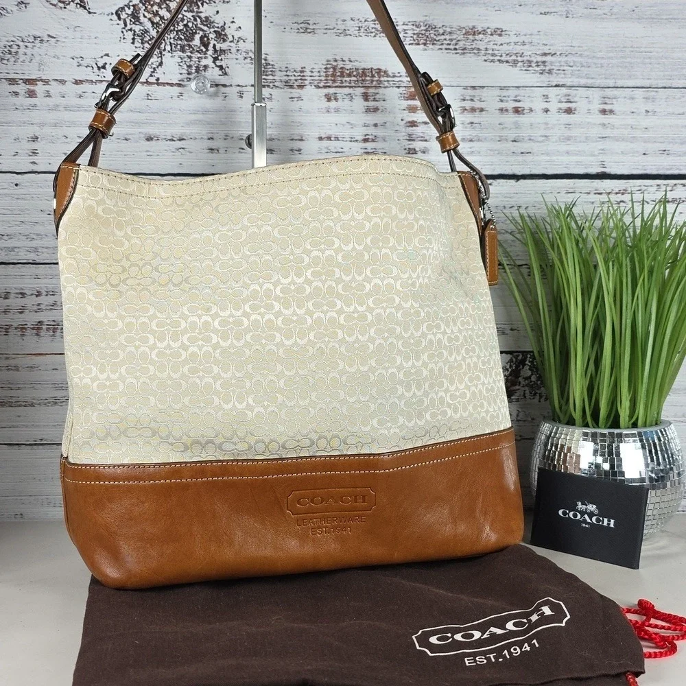 Coach F11666 Y2K Vintage Signature Tan and‎ Cream Shoulder Bag Leather Canvas